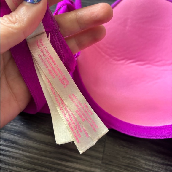 Victoria's Secret tshirt bras 34D - Picture 6 of 10